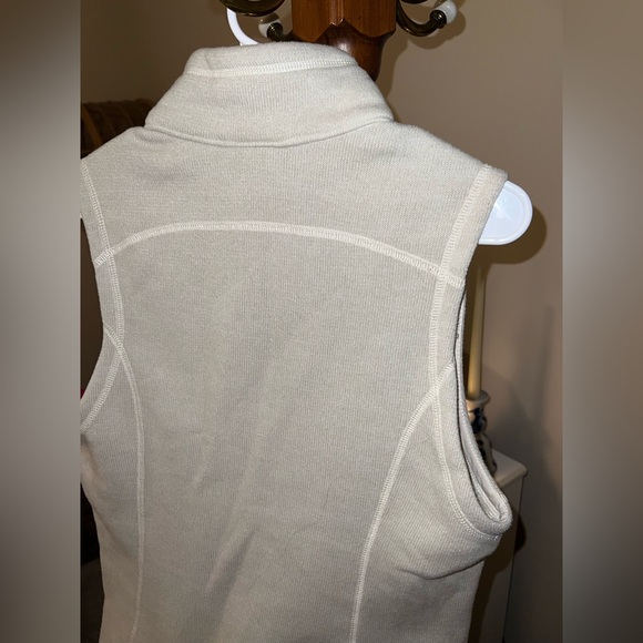 Patagonia Off-White Fleece Vest - Picture 10 of 14